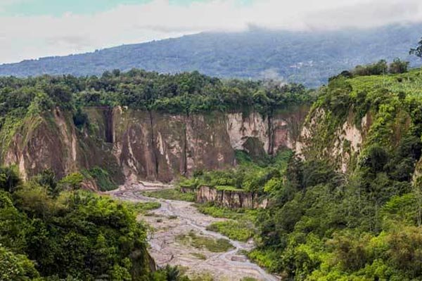 Wisata Ngarai Sianok Bukittinggi