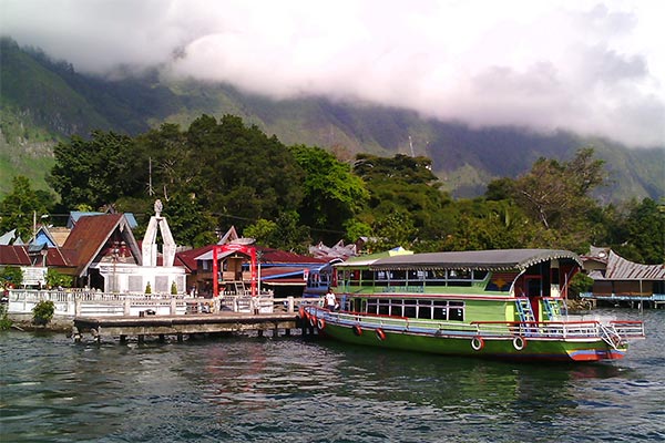 tomok danau toba