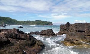 pantai wediombo gunungkidul yogyakarta